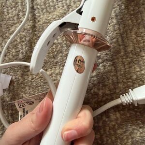 T3 White and Rose Gold Curling Iron